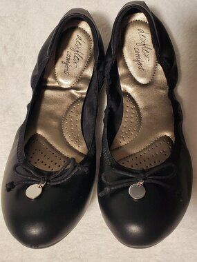 Dexflex Comfort Black Bow Ballet Flats (Worn Once) Size: 9 1/2